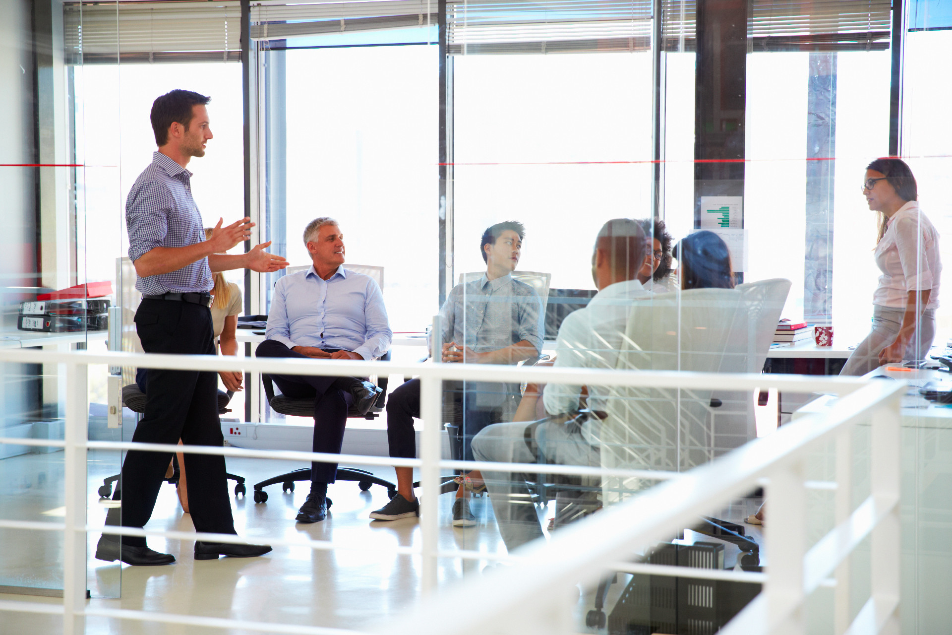 business-meeting-in-a-modern-office-PKMJRGZ(1)
